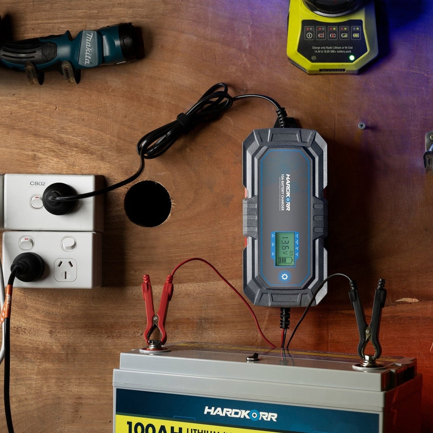 Hard Korr 10A AC Battery Charger with Automatic 6/12V DC Recognition