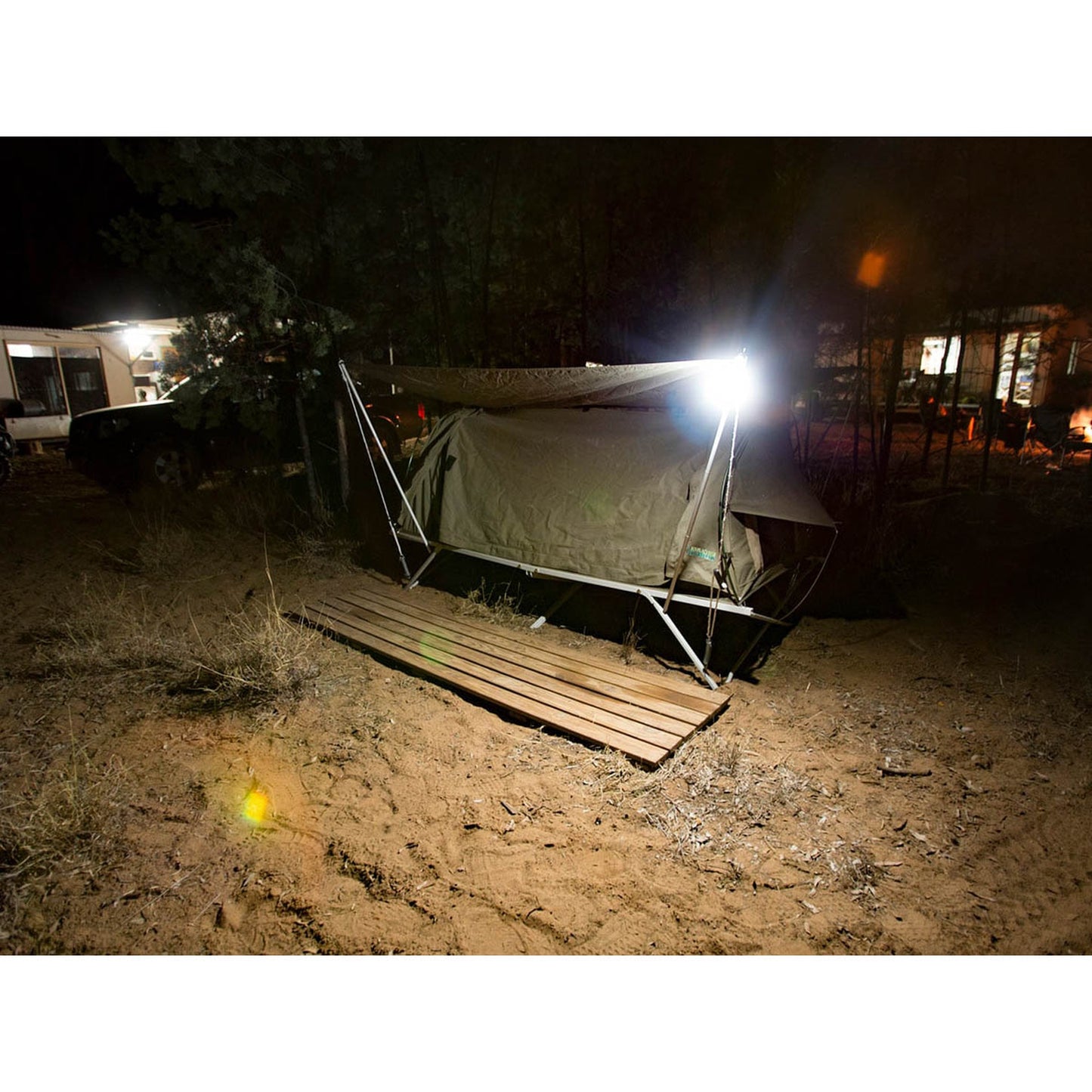 HardKorr U-Lite™ Dual Colour LED Lantern with Inbuilt Lithium Battery