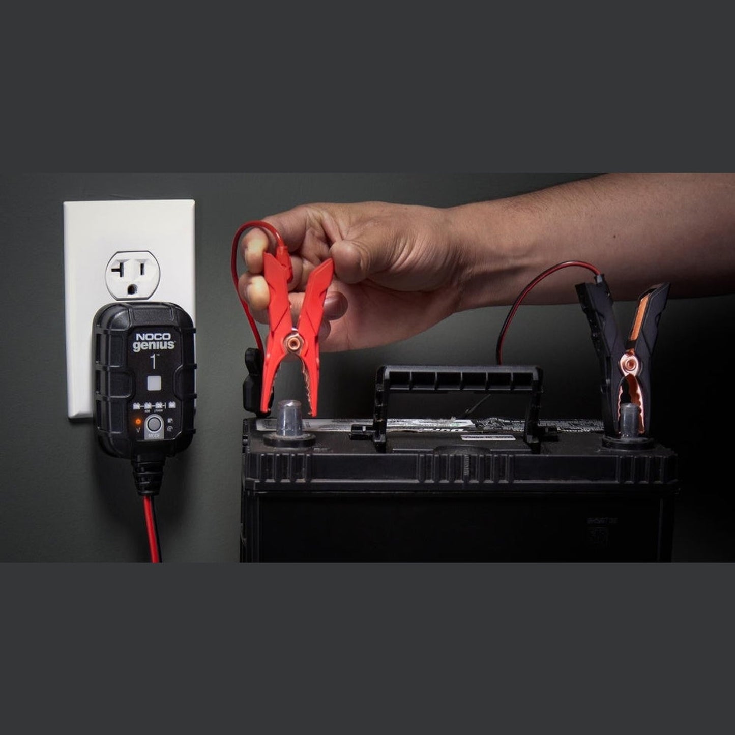 GENIUS1AU 6/12V 1A SMART BATTERY CHARGER